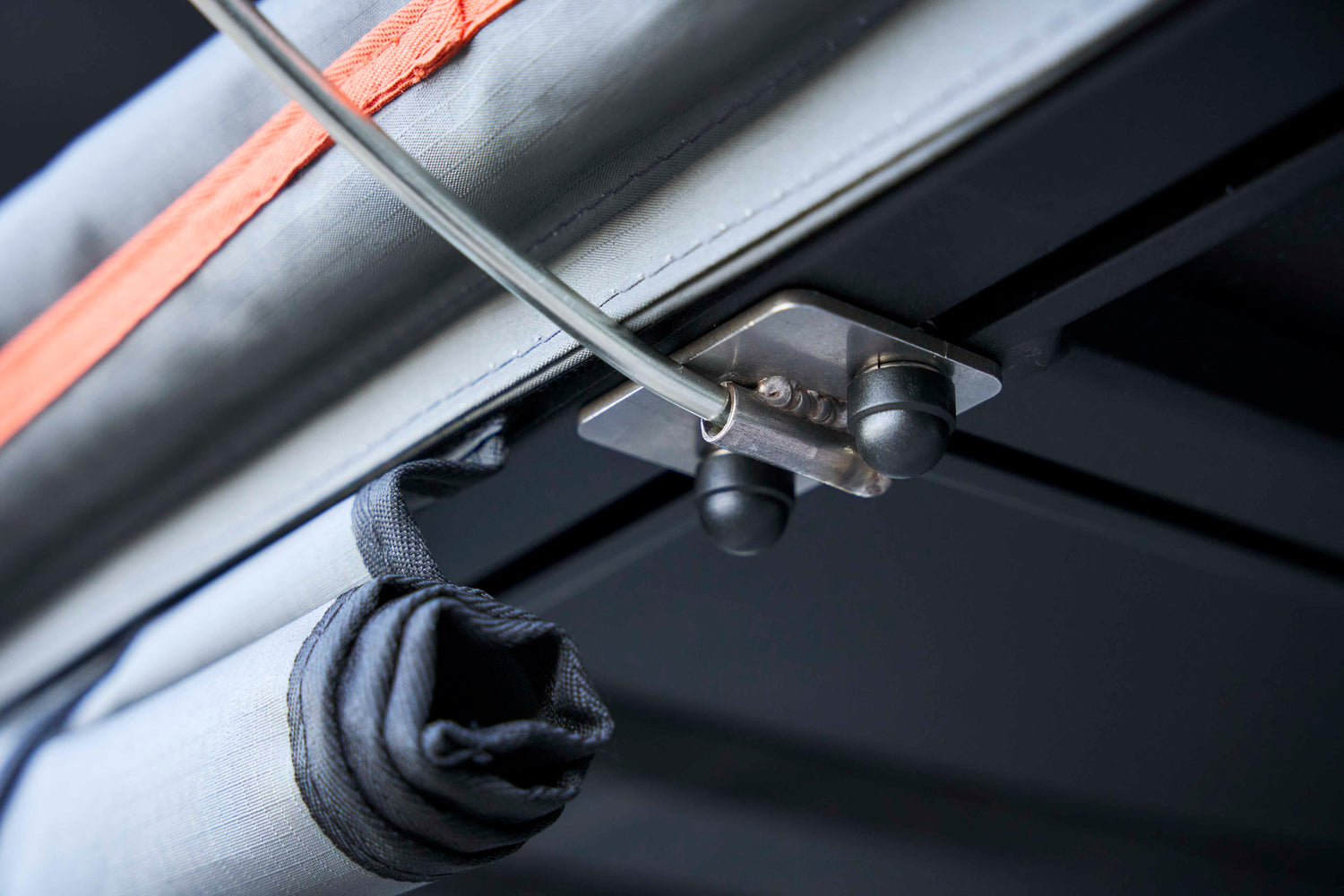 Alu Cab Family RT-4S Nahaufnahme Stangenbefestigung