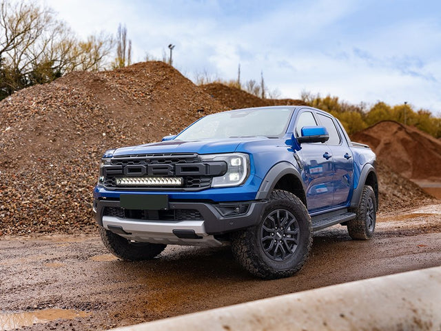 Weitere Ansicht der Lazerlamps Elite 16 am Ford Ranger Raptor