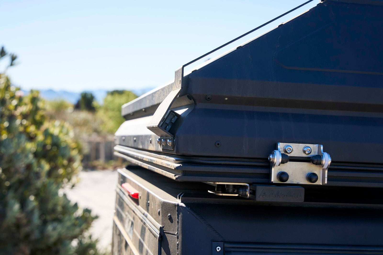 Alu Cab Dachzelt – warum es eines der besten Overlanding-Dachzelte ist