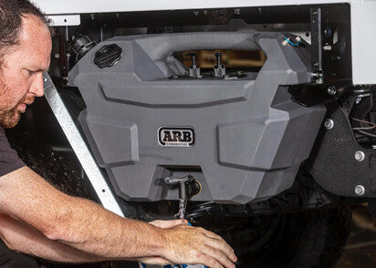 ARB FRONTIER WASH STATION KANISTER 28L FÜR FLATBED & PRITSCHENFAHRZEUGE