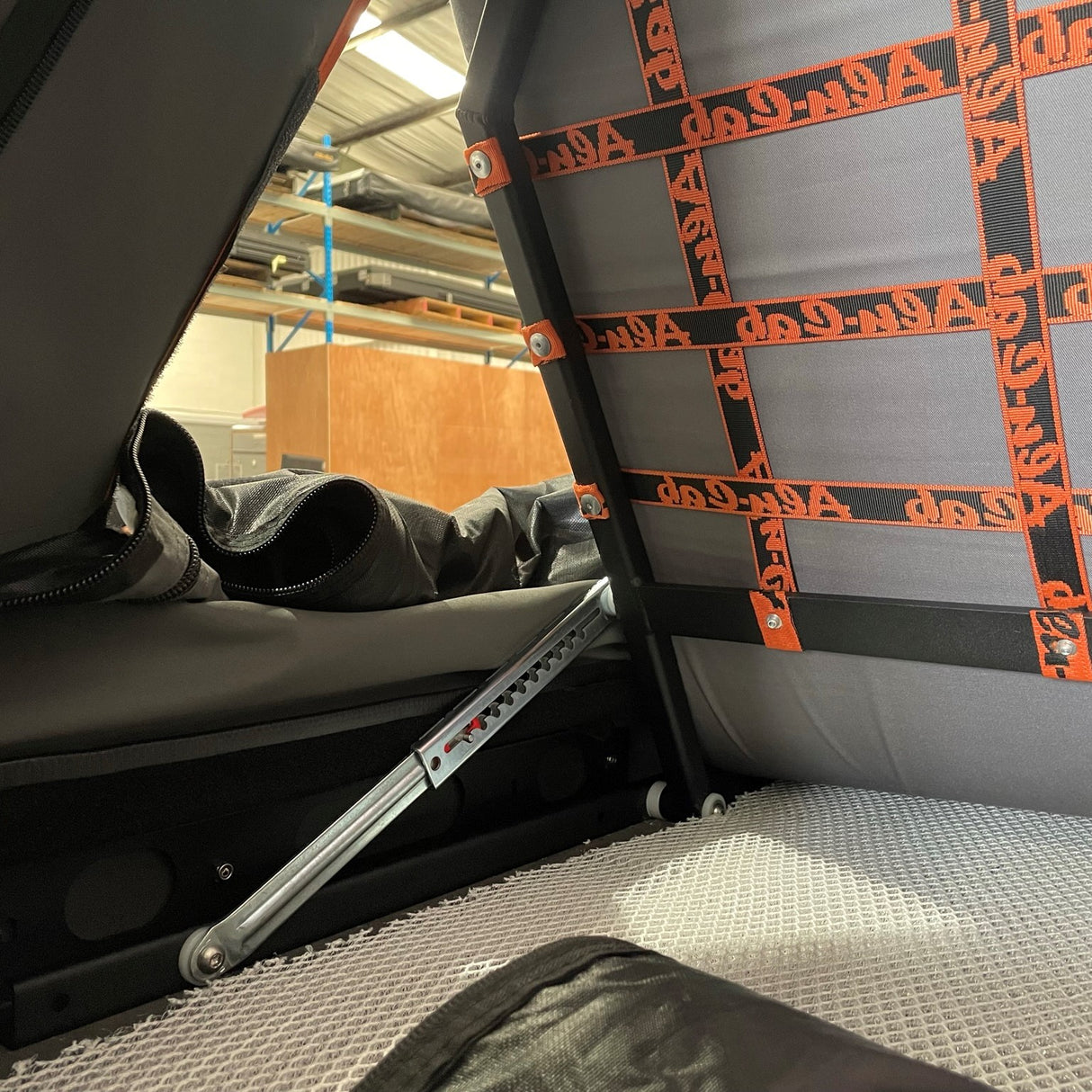 Alu Cab Schienen zum einrasten der Rückenlehne