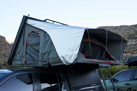 Alu Cab Family RT-4S Seitenansicht geöffnet