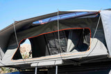 Alu Cab Family RT-4S Außenansicht zum Einstieg in das Dachzelt
