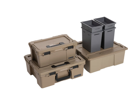 Zubehör das im Lieferumfang enthalten ist. Unter anderen 1xSixer 16 D-co Case in tan 1xHalfrack 32 D-co Casein tan 1xD-co Bin 32 in tan 2x tiefe Stash Bins 2x flache Stash Bins