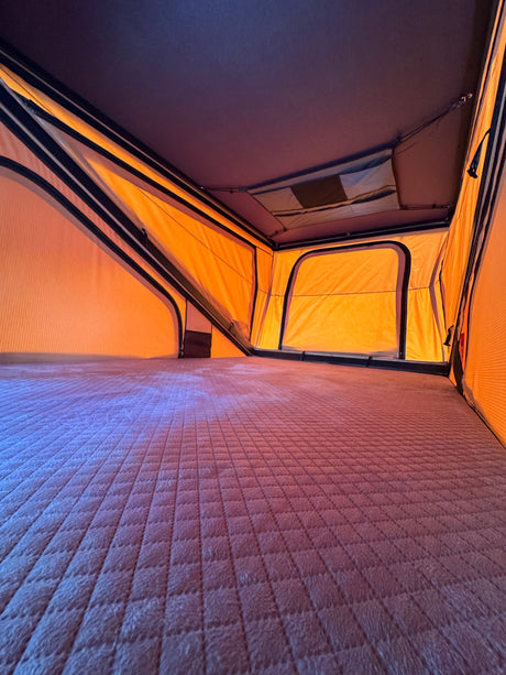 Innenansicht Dachzelt Overland Experience
