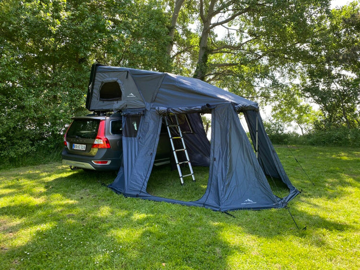 Moby Mountain Peak XXL Dachzelt mit Vorzelt auf Volvo V60