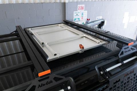 Alu-Cab Tischhalterung für Ineos Grenadier (Ohne Alu-Cab Tisch)
