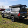Alu-Cab Hardtop "Adventure" für Toyota Hilux 2016+ Doppelkabine schwarz/geriffelt