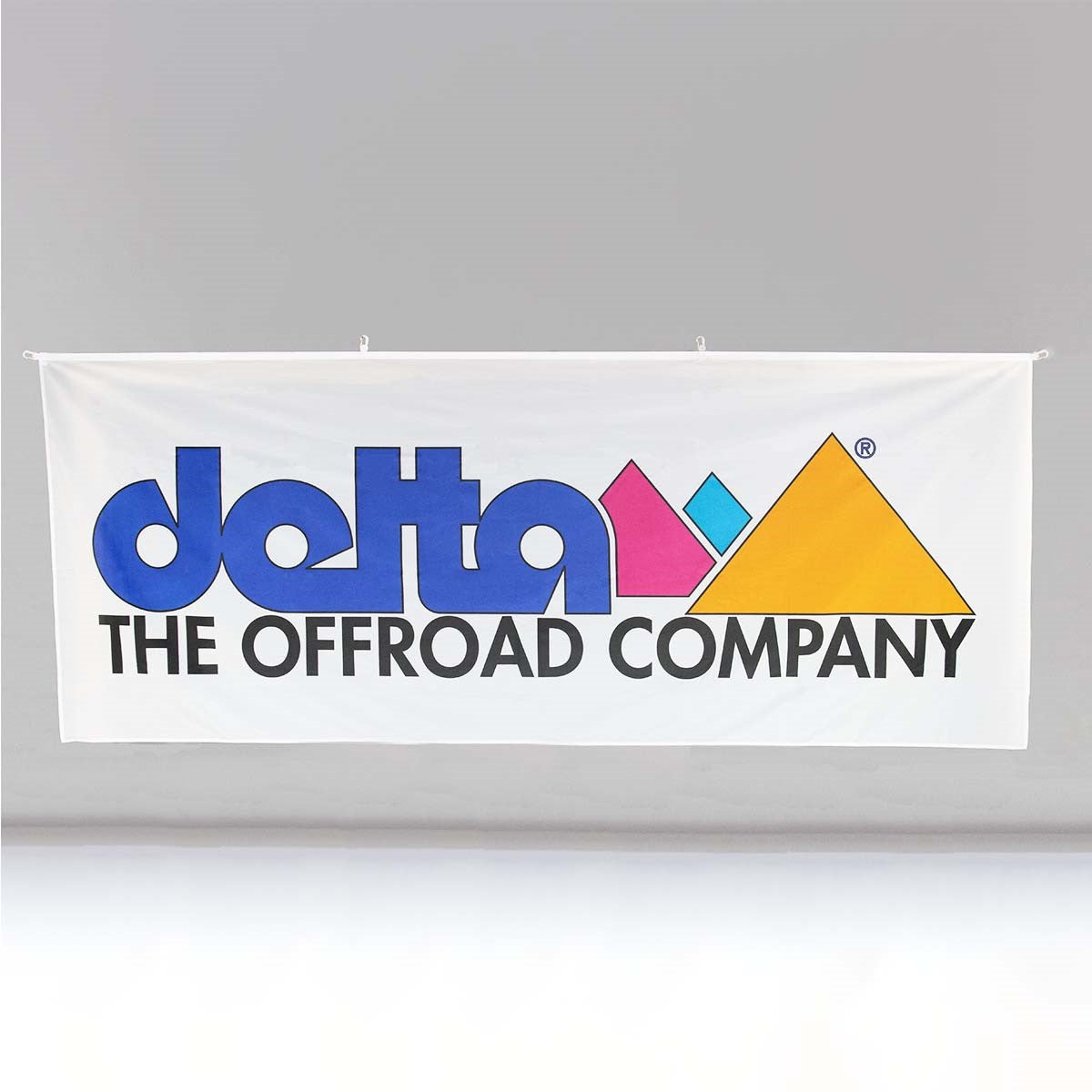 Drapeau "delta4x4" logo coloré