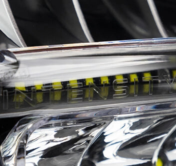 mittlere bzw. untere Ebene der Scheinwerfer